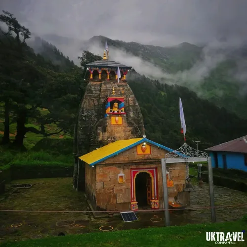Madhyamaheshwar Temple Panch Kedar, sacred Shiva temple in Garhwal Himalayas