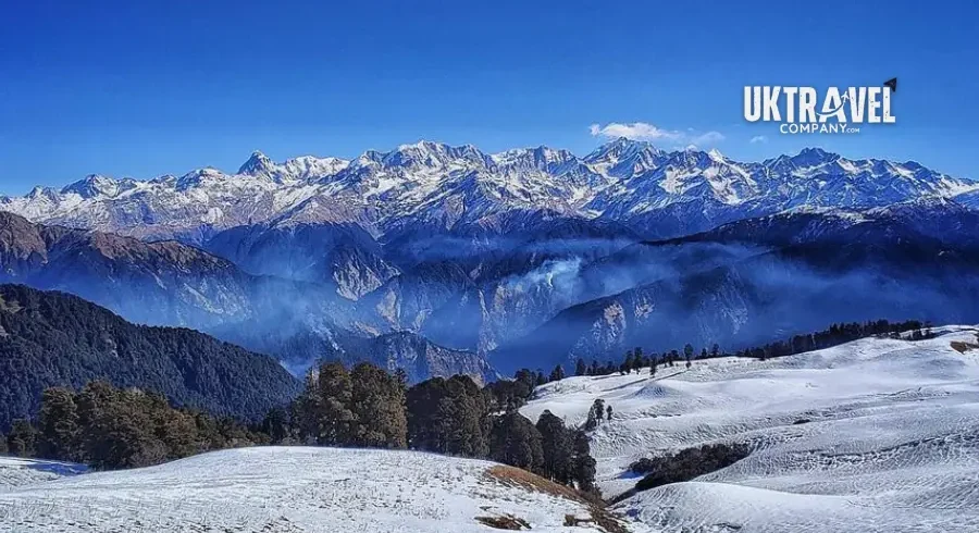 Dayara Bugyal Trek Package featured image showing snowy meadows and Himalayan mountain views in Uttarakhand.